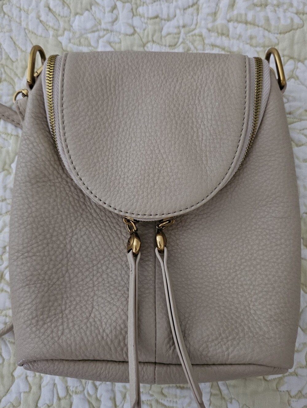 EUC - HOBO Brand Fern Crossbody
